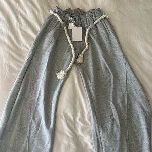 Aelfric Eden Gray Sweatpants with Adjustable Drawstring